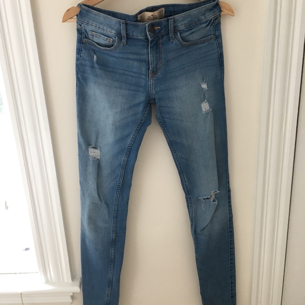 Light wash slightly ripped skinny jeans